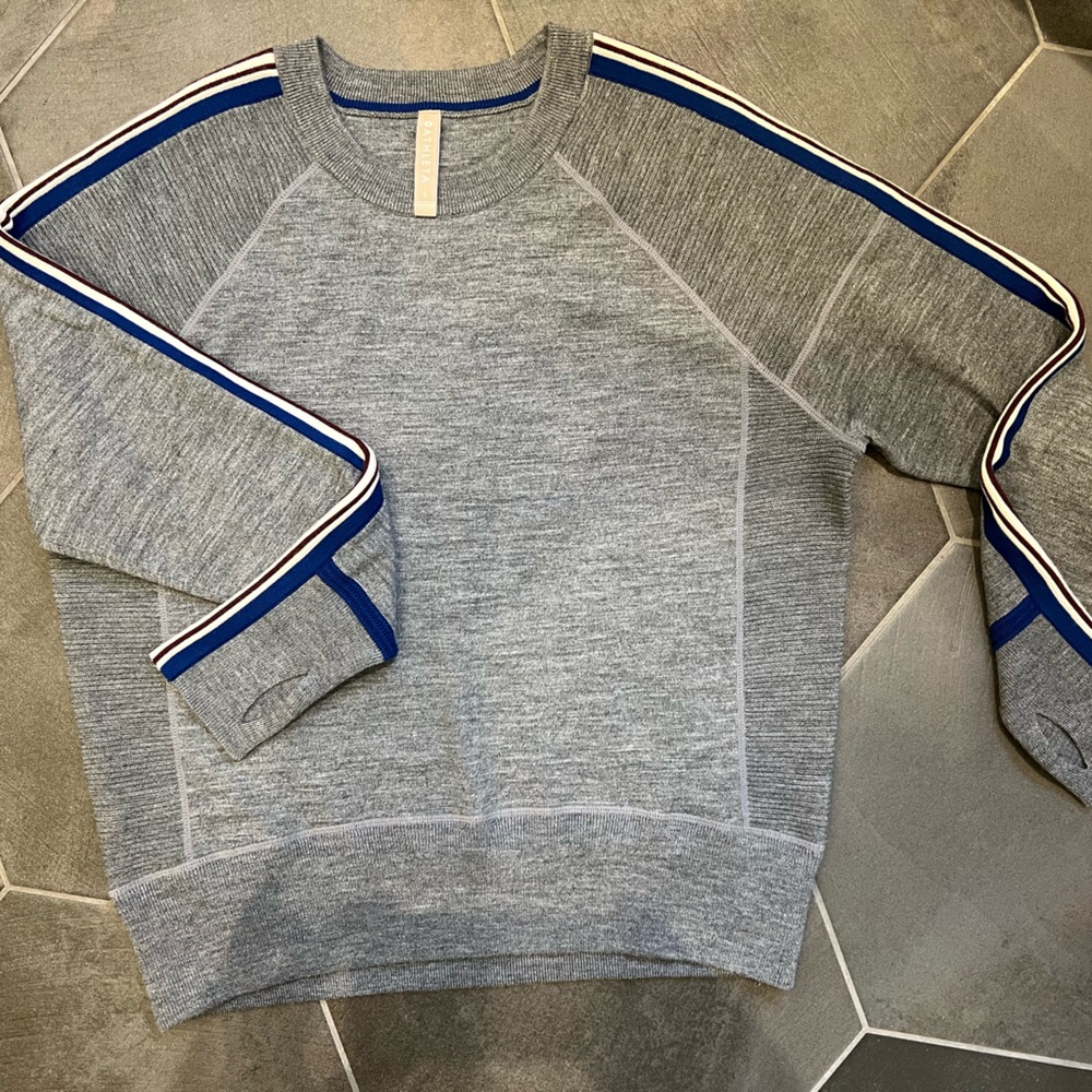 Athleta apres ski wool blend sweater. NWOT. thumb holes on extra long cuff.